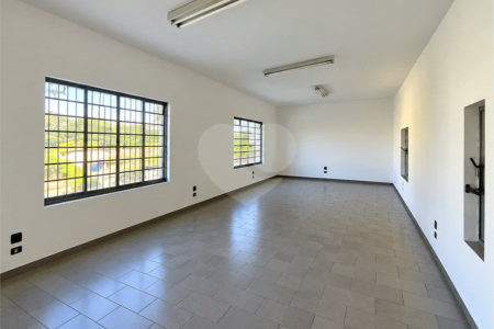 Galpão comercial/industrial com 627 m² no Bairro Planalto, em São Bernardo do Campo, próximo à Via Anchieta, com piso fabril, escritórios e mezanino.