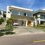 Linda casa Condomínio Santa Isabel I