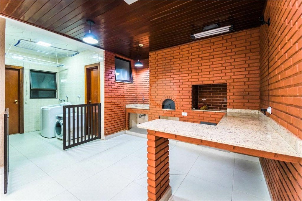 Casa à venda ou para alugar com 4 suítes em Saúde, São Paulo, SP