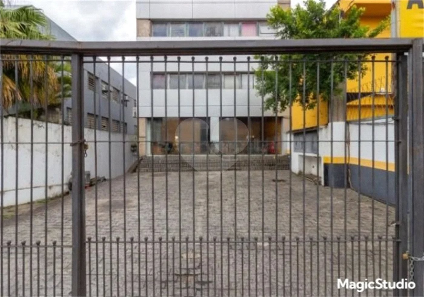Prédio com 911m² , disponível para venda ou locação na Av. Washingtonís , em Santo Amaro.