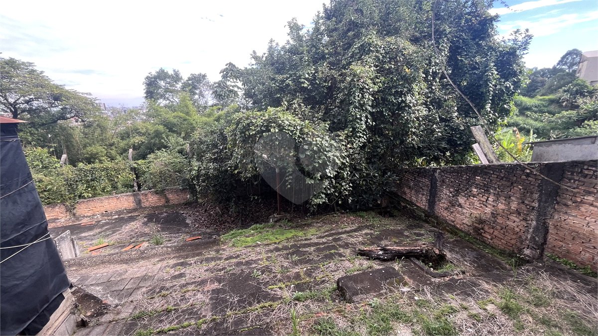 Casa Térrea com 3 dormitórios no Centro de Atibaia