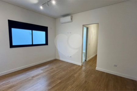 Casa Terrea com 3 suítes a Venda em Atibaia