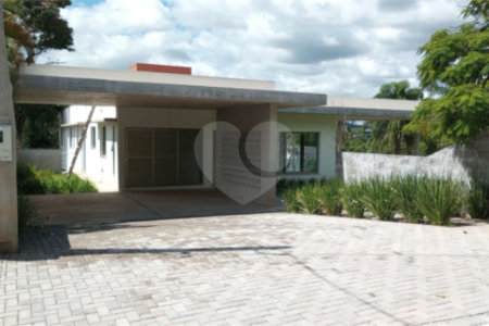 Casa à venda com 4 suítes no condomínio Estância Marambaia, Vinhedo - SP