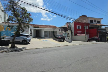 Em bairro nobre está o seu maravilhoso lote em Atibaia, Venha conhecer.