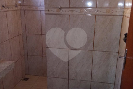Casa térrea com salão comercial para venda no Maria Stella Fagá.