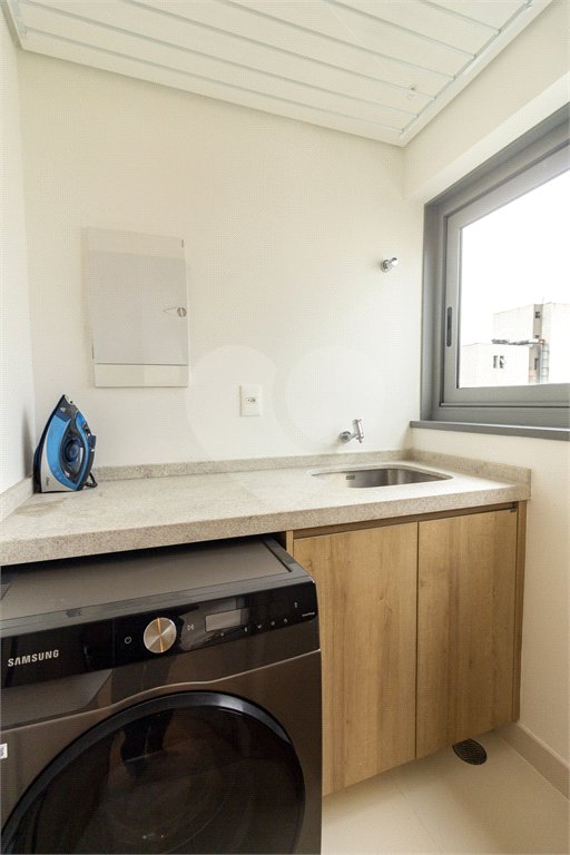 Duplex com 159m² à venda com 2 suítes, 1 dormitório, 1 escritório e 2 vagas de garagem nos Jardins
