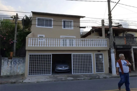 Sobrado à venda com 2 quartos em Km 18, Osasco, SP