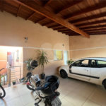 Casa ampla no bairro Terra Rica com 3 pavimentos e excelente estrutura.