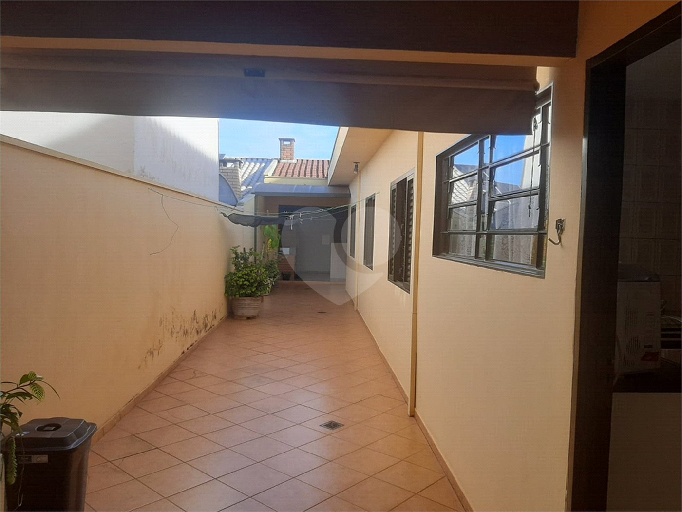 Bela casa com boa localização no bairro Portal do Sol