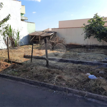 Terreno com 125 m² .