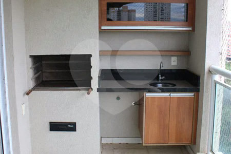 Apartamento de 3 Suítes com Vista Definitiva e Sol da Manhã no Condomínio Club House - Parque do Prado