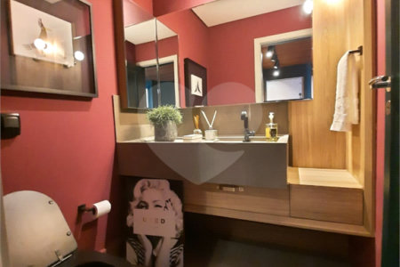 Apartamento de 257m² a venda em Moema, reformado, 4 dorms, 3 suítes, fora de rota,, 4 vagas