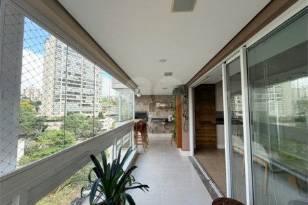 Apartamento à venda com 3 suítes em Vila Mariana, São Paulo, SP