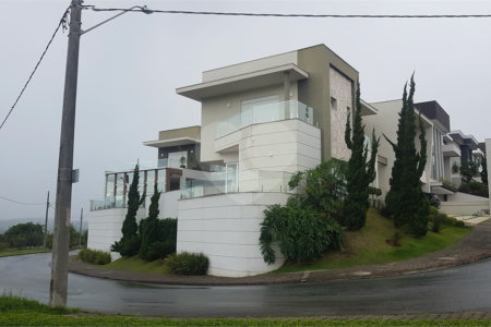 CASA A VENDA NO URBANOVA, CONDOMINIO JAGUARY, 4 DORMITORIOS, 4 SUITES, 5 VAGAS, PISCINA, SJC