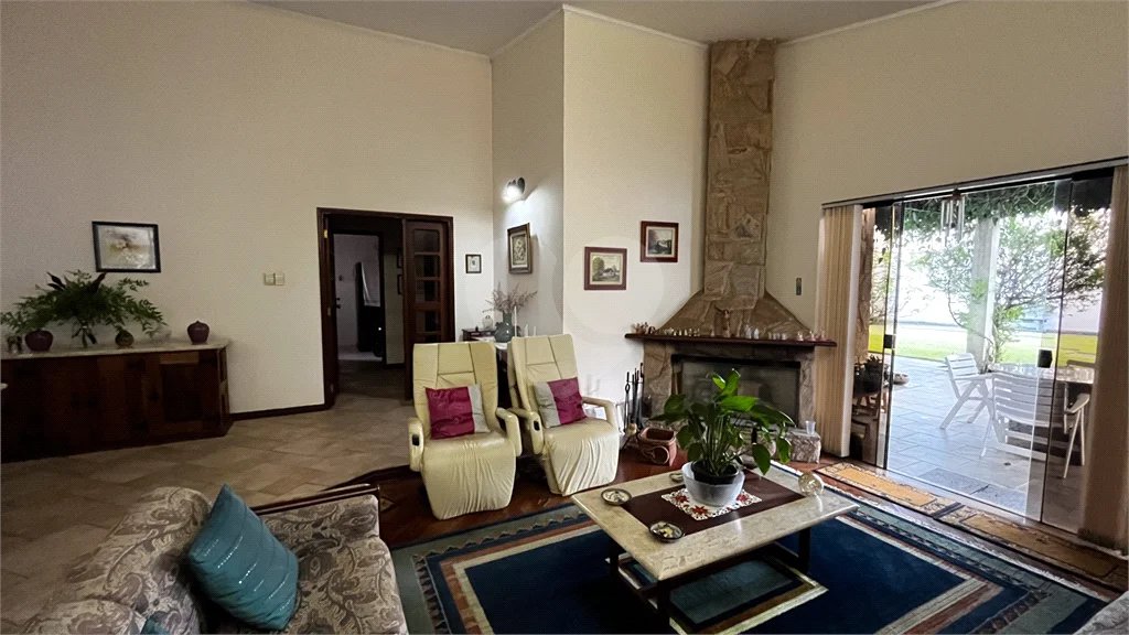 Casa à venda com 3 quartos, sendo 1 suíte, em Jardim Dos Estados, Poços de Caldas - MG