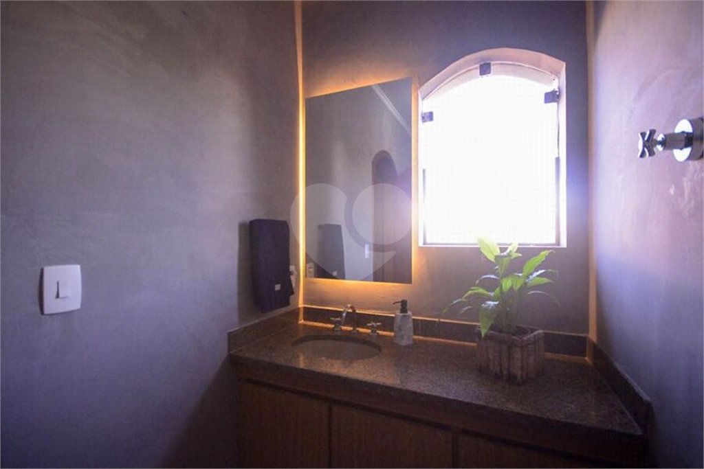 Casa com 4 Dormitórios sendo 1 suíte, com 3 Vagas