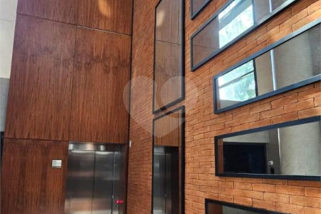 Apartamento no Itaim Bibi de 45m2 com 1 dorm, 1 banheiro, 1vaga. Estuda permuta. Viva a um passo dos melhores shoppings, hospitais, escolas e rodovias principais com 1 dorm, 1 banheiro, 1 vaga. Estuda permuta