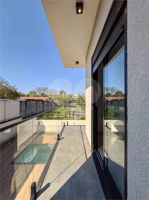 Indaiatuba - Condomínio Milano - Sobrado - 350 m² de terreno - 240 m² de área construída - 4 vagas de garagem, sendo 2 cobertas - Salas de estar e jantar integradas - 3 suítes com closet e varanda no pavimento superior - Escritório no térreo - Espaço gourmet com churrasqueira - Banheiro externo