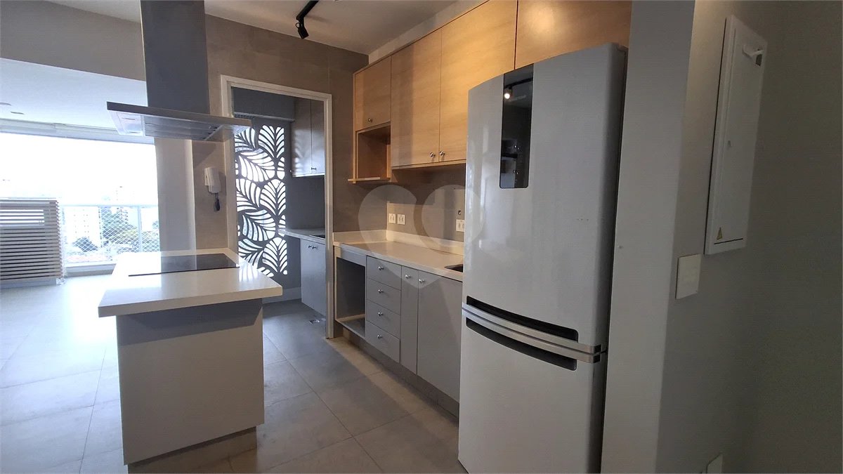 Apartamento com 2 vagas no Campo Belo