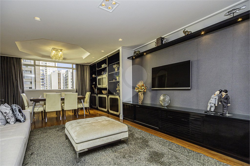Apartamento á venda em Higienópolis com 212m² 3 dormitórios 1 suíte 2 vagas