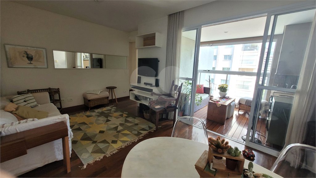Apartamento à venda com 2 quartos, sendo 1 suíte, em Morumbi, São Paulo, SP