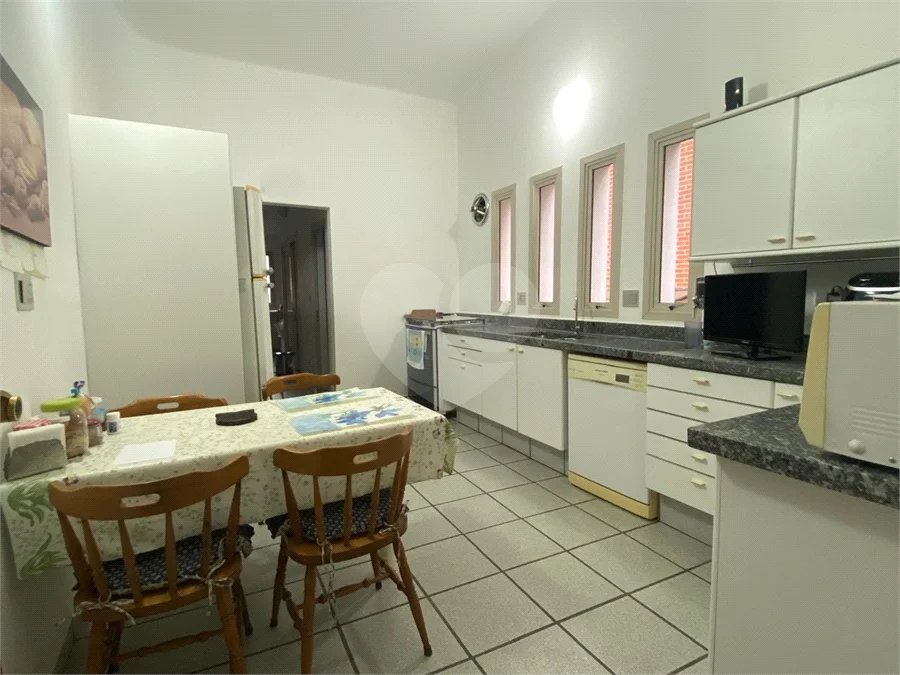 Casa térrea com 3 quartos para alugar no Jardim dos Estados, São Paulo - SP