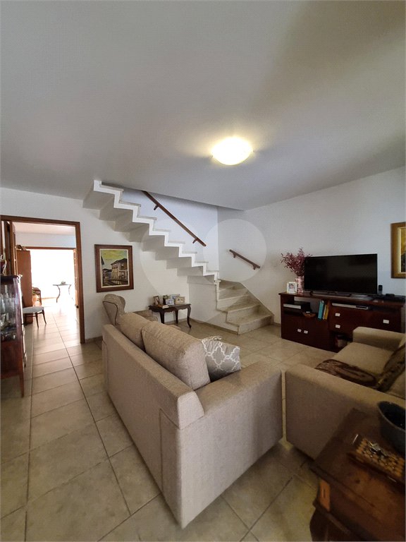 VENDA - Sobrado Jardim França: 135m² | 3 dormitórios (1 suíte) | 2 vagas | Churrasqueira