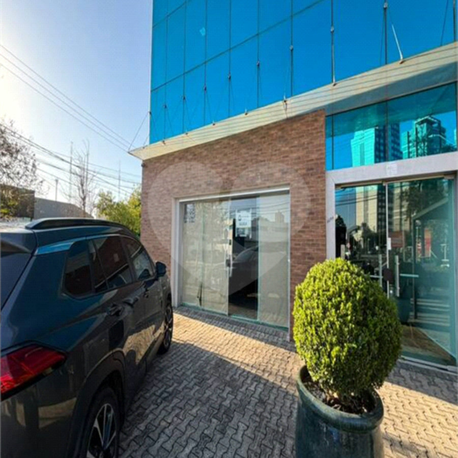 SALÃO COMERCIAL PARA LOCAÇÃO EM INDAIATUBA SP! - Av. Pres. Kennedy! - Salão comercial de 89,64 m² no térreo do Edifício Granada une modernidade, conforto e a melhor localização de Indaiatuba. Destaques do Imóvel: - Espaço Amplo: Salão principal com excelente iluminação natural. - Infraestrutura: