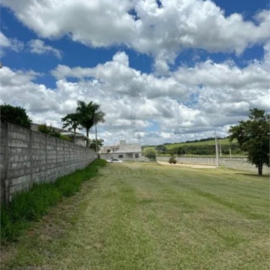 Terreno com 942m² no Condomínio 7 Lagos em Itatiba