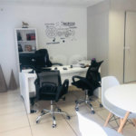 Otima sala comercial com sacada e uma vaga para auto no Nova América Office em Santo Amaro.