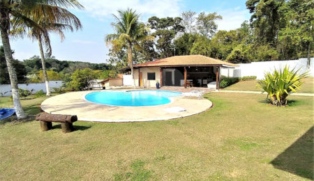 Chácara à venda com 6 quartos, sendo 4 suítes,  em Pinheirinho, Vinhedo, SP