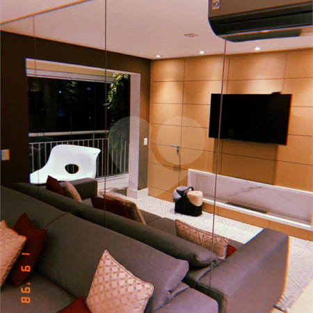 Apartamento com 2 dormitórios e 1 vaga de garagem ao lado do Parque Ibirapuera.