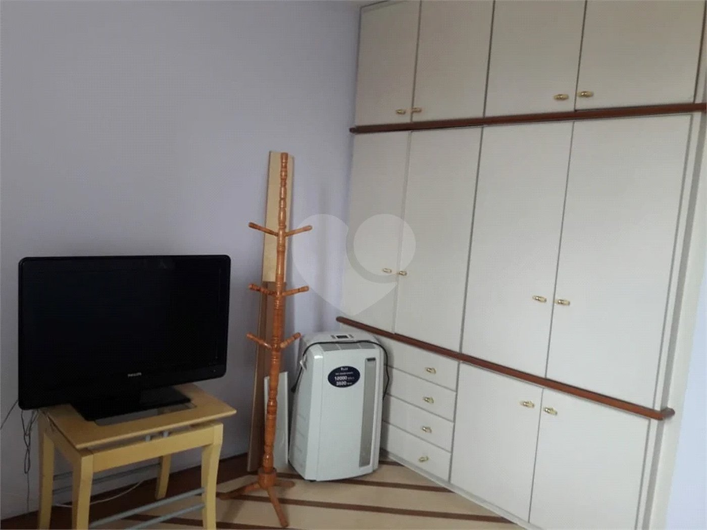 Apartamento com 136m² , 3 dormitórios , sendo 1 suíte , 2 vagas , à venda na Vila Prudente.