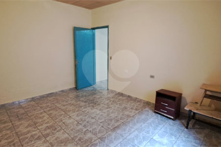 Casa ampla em bairro tranquilo – excelente oportunidade para morar ou investir!