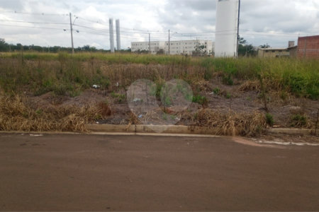 Lote no Jardim do Bosque, aceita financiamento ou aquisição de terreno e construção