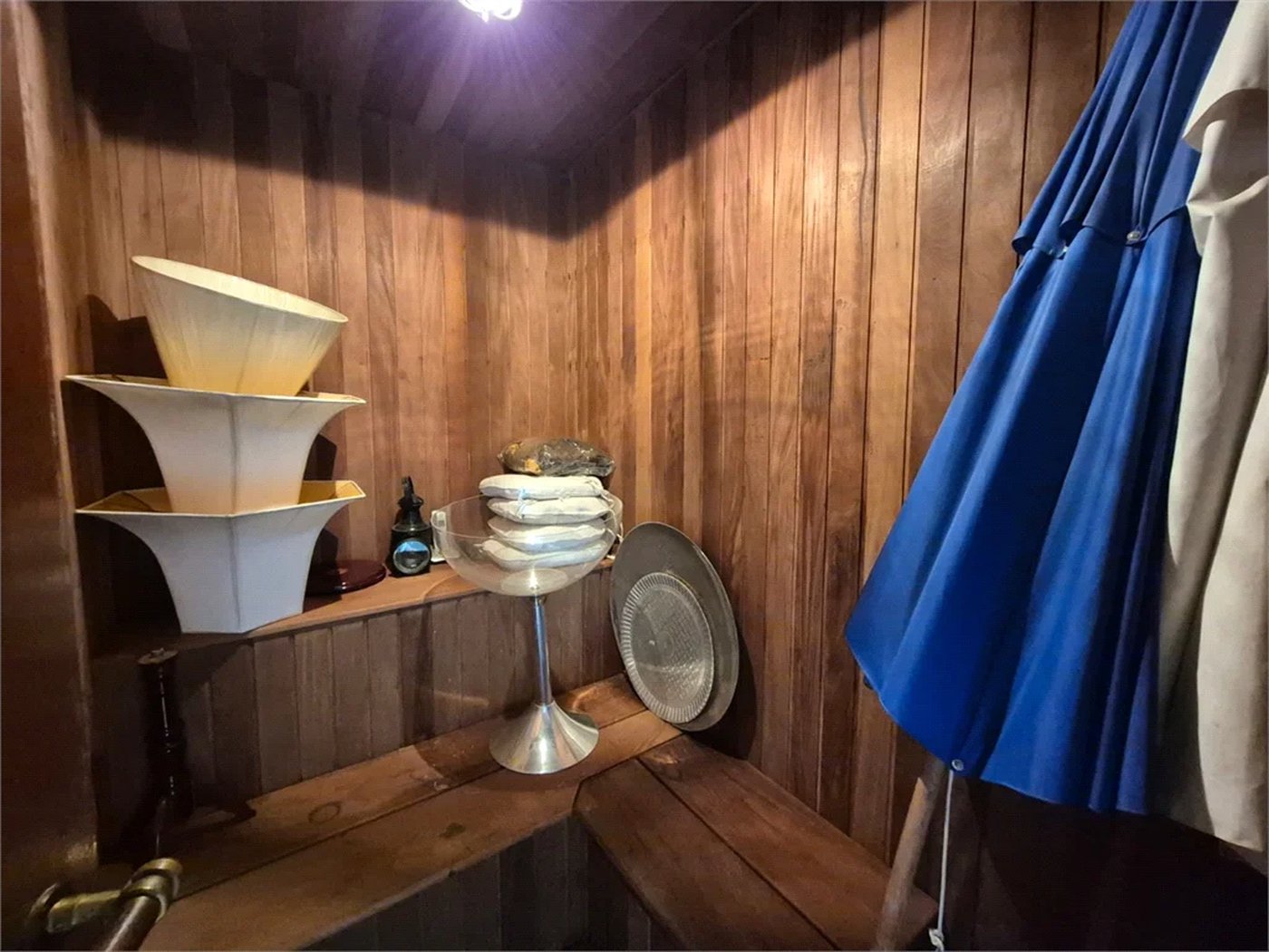 Casa de Vila à venda ou para alugar com 4 quartos, sendo 2 suítes, em Jardim Leonor, São Paulo, SP