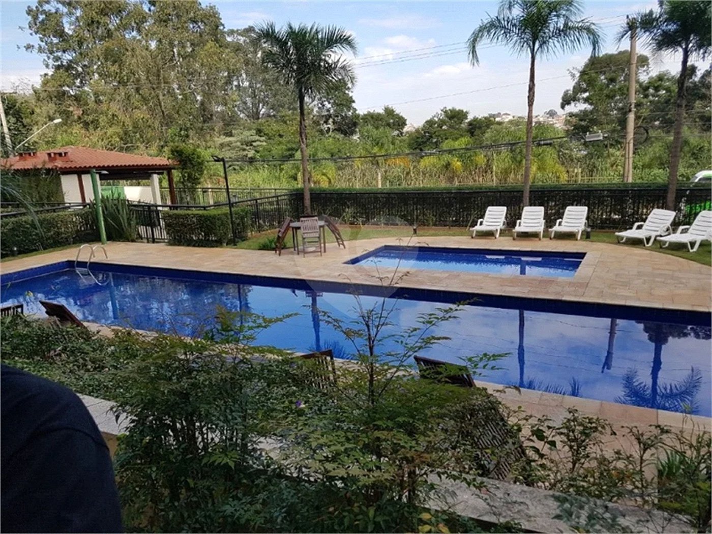 Apartamento à venda, com 1 quarto, armários, varanda, 1 vaga no Jaraguá em São Paulo