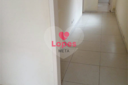 CASA A VENDA 200M², 2 QUARTOS,1 BANHEIRO,2 VAGAS, BAIRRO VILA EMA SÃO JOSÉ DOS CAMPOS/SP.