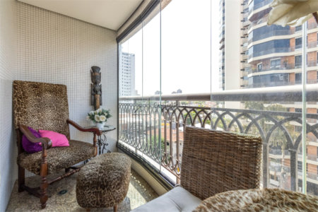 Apartamento com 96 metros em Campo Belo com 3 Dormitorios/Aceita Permutas