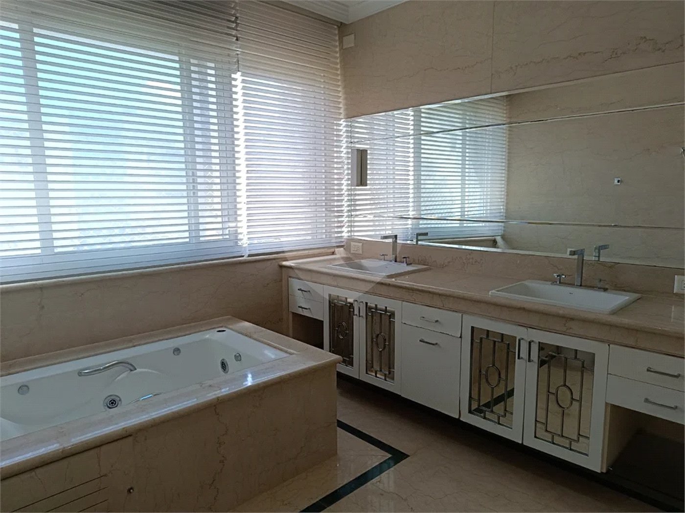 Apartamento em Higienópolis com 4 quartos e 3 vagas