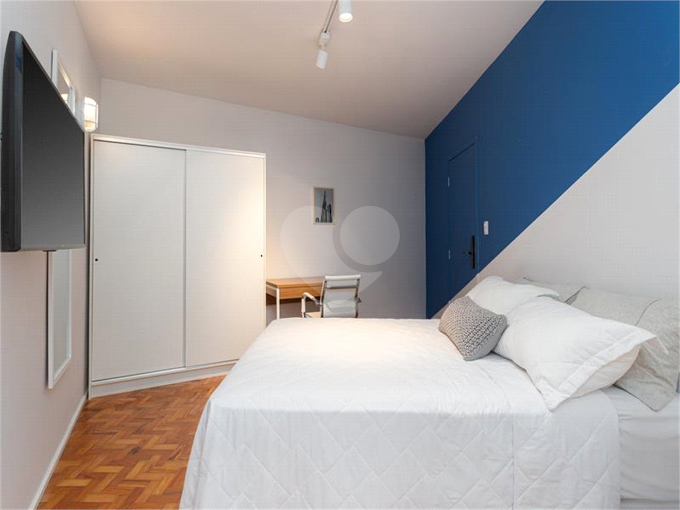 Excelente oportunidade para reformar e ficar com o apartamento dos seus sonhos!