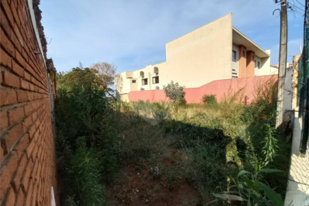 Terreno para venda no Jardim São Carlos.