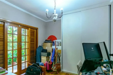 Casa à venda com 4 quartos, sendo 2 suítes,  em Granja Viana, Cotia, SP