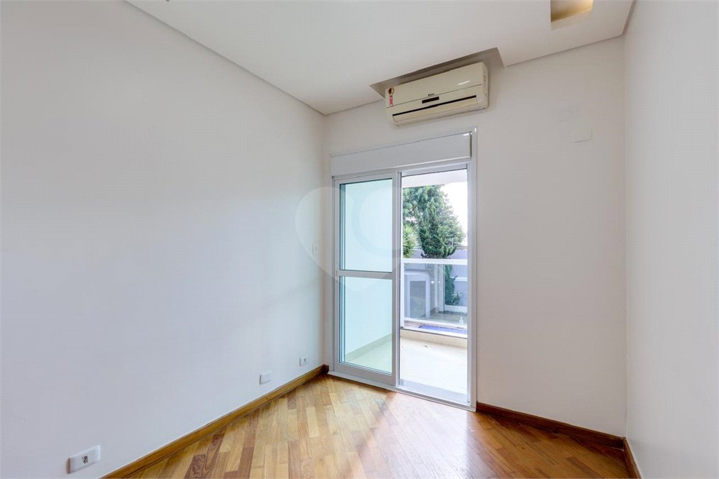 Casa à venda com 4 quartos, sendo 2 suítes, em Interlagos, São Paulo, SP
