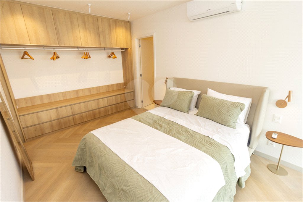 Duplex com 159m² à venda com 2 suítes, 1 dormitório, 1 escritório e 2 vagas de garagem nos Jardins