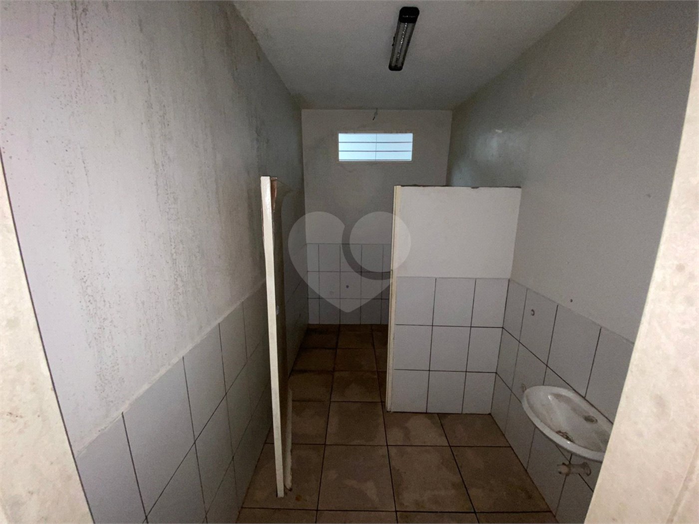 Galpão comercial na Avenida São Carlos- Vila Lutfalla