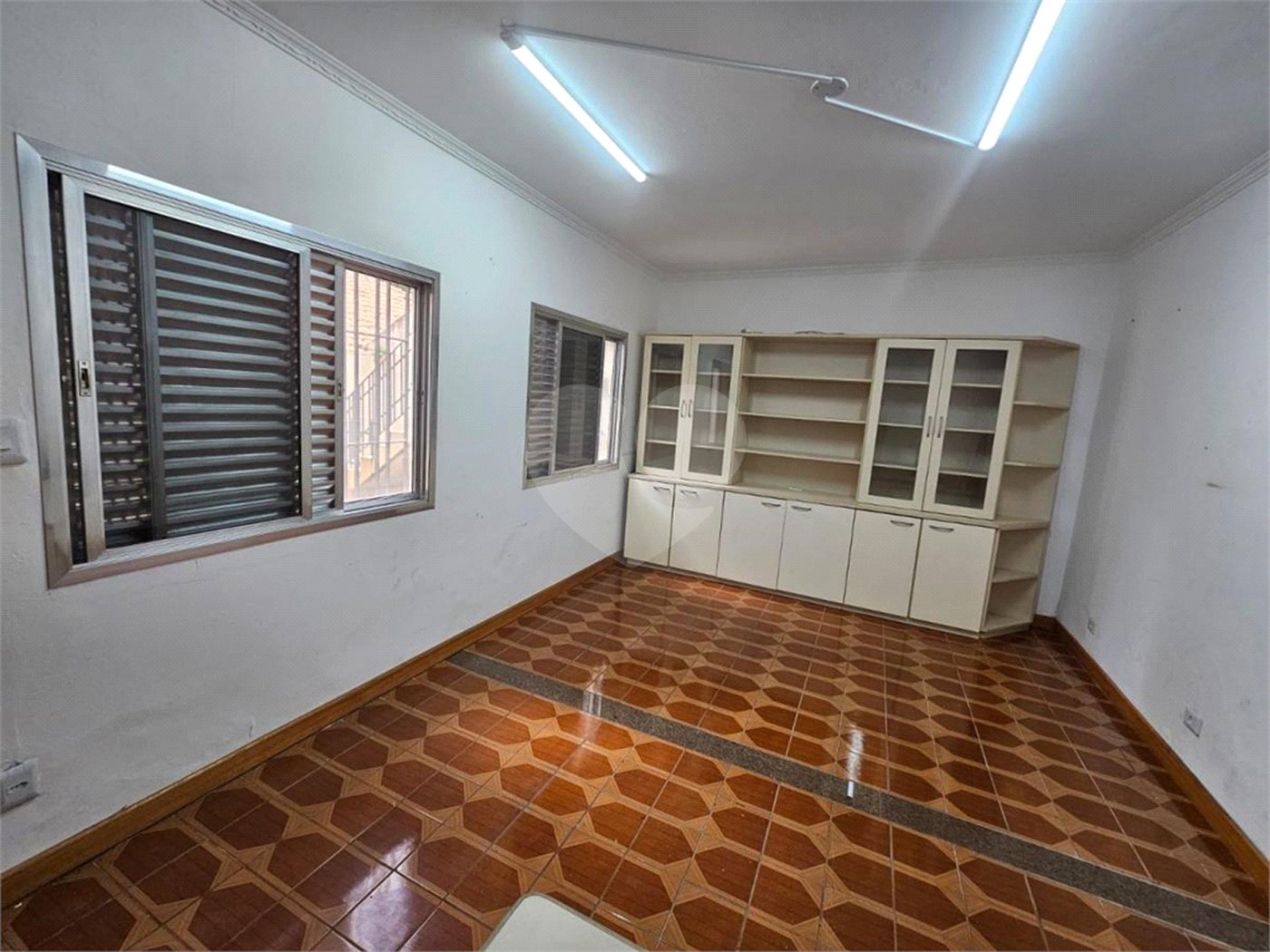 Casa Térrea na Vila Formosa de 233m2 com 3 dorms, 1 suíte, 3 banheiros e 4 vagas. Estuda permuta.