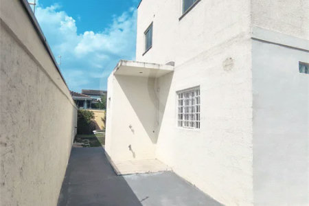 Casa com Suíte Master, Closet, Piscina e Espaço Gourmet Próxima ao Parque Ecológico- 03 quartos -com quintal