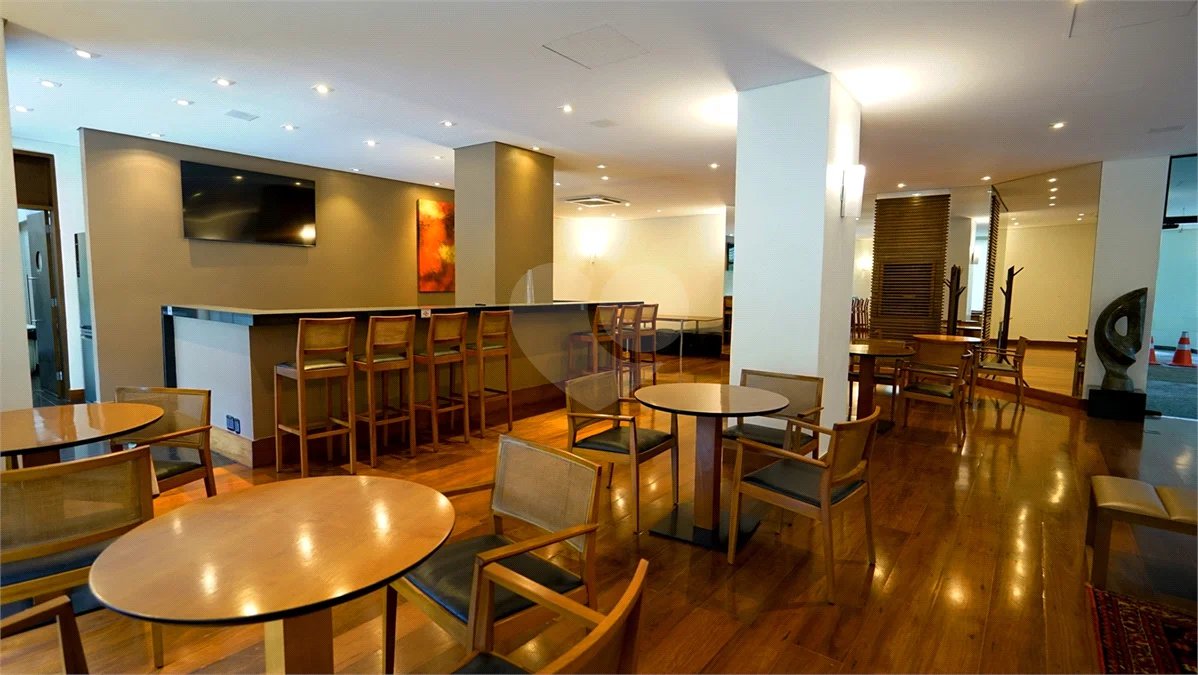 Apartamento à venda com 4 quartos, sendo 3 suítes, em Santo Amaro, São Paulo, SP