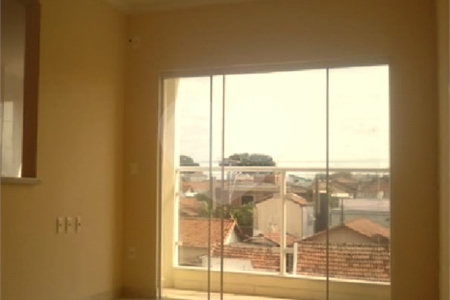 Apartamento no Condomínio Residencial Clarice.